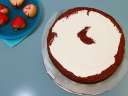 Jak zrobić tort z gotowych spodów